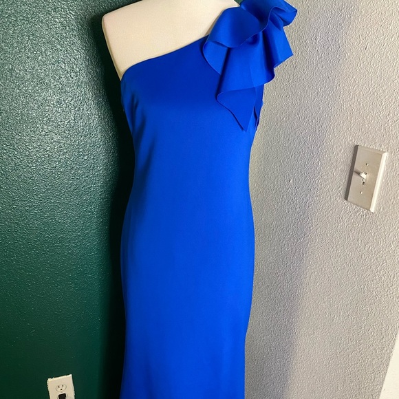 Formal Dress - Picture 1 of 4